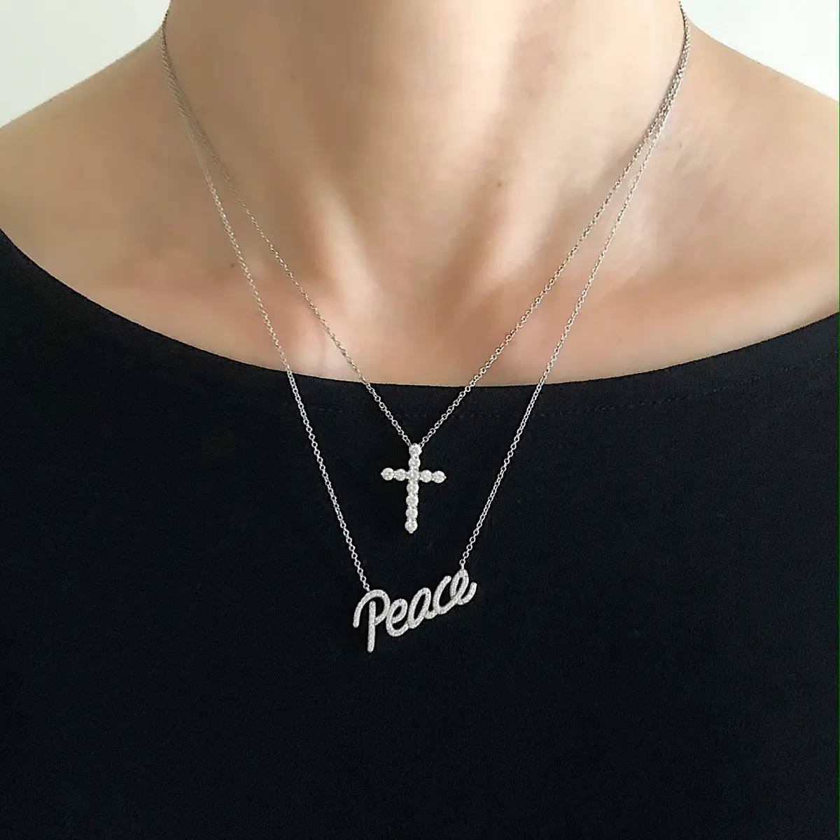 重ねてつけたい「peace」と「クロス」の画像_4