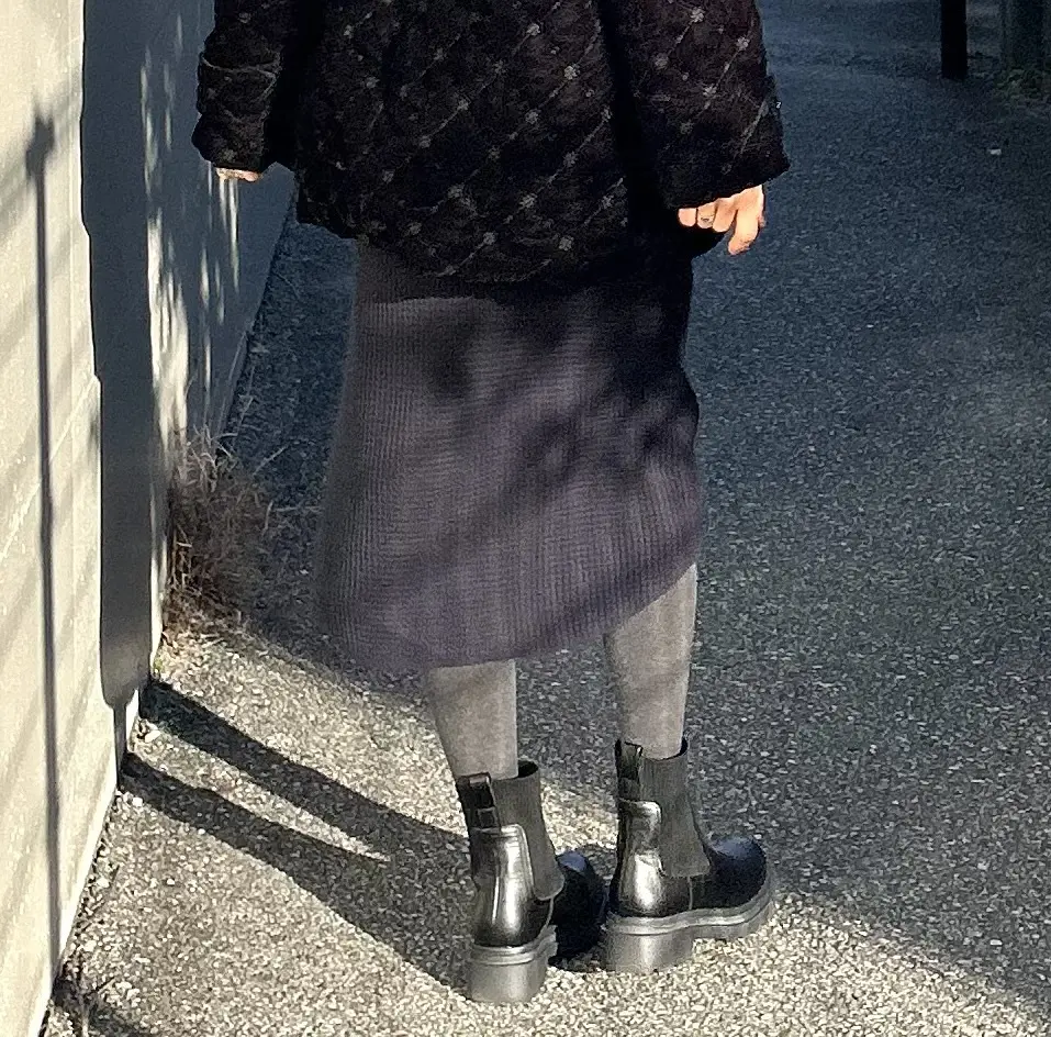 雪の降る帰省に重宝したGUの黒ブーツの画像_4