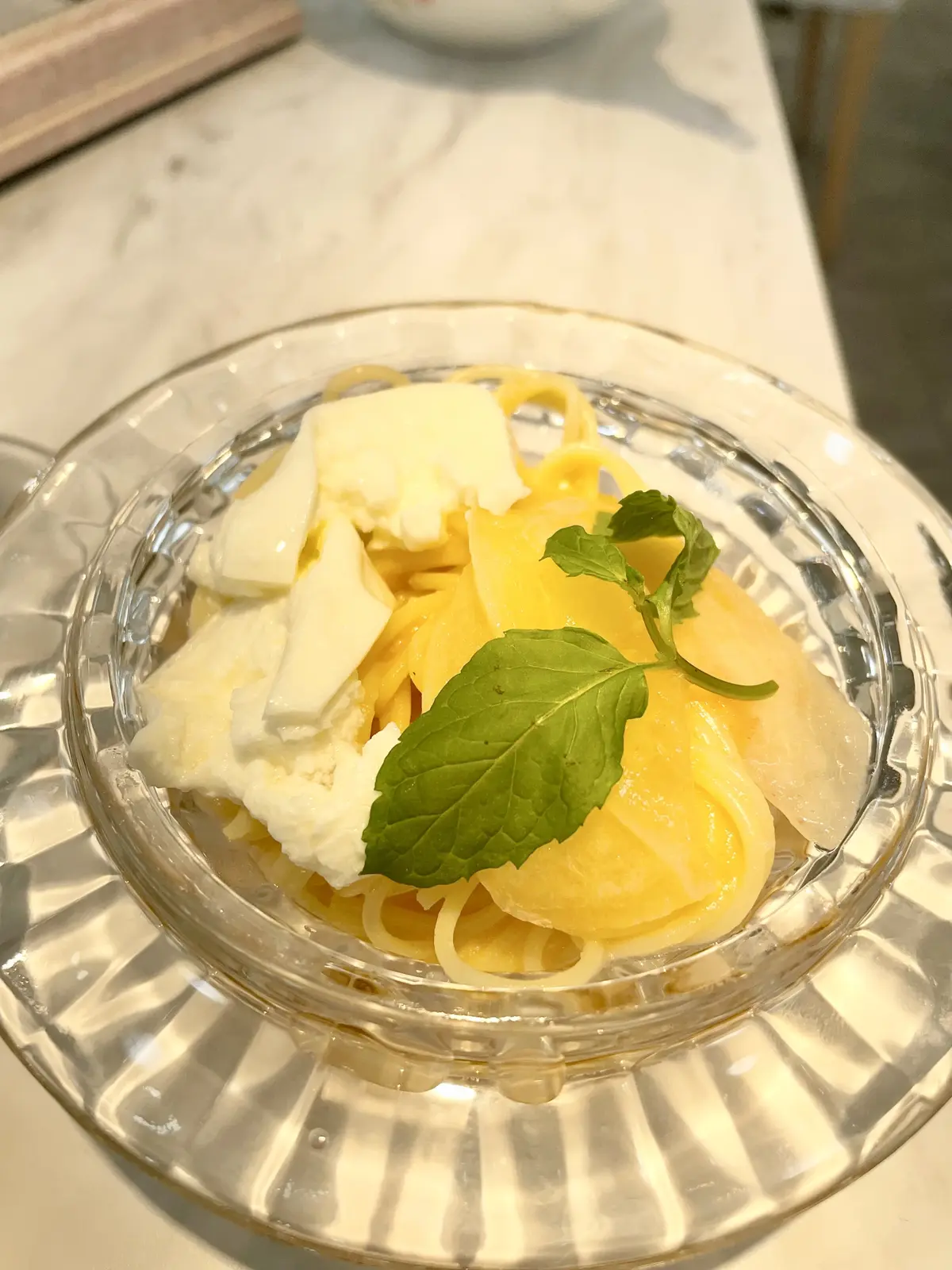 お花の世界が素敵！美味しい桃のアフタヌーの画像_11