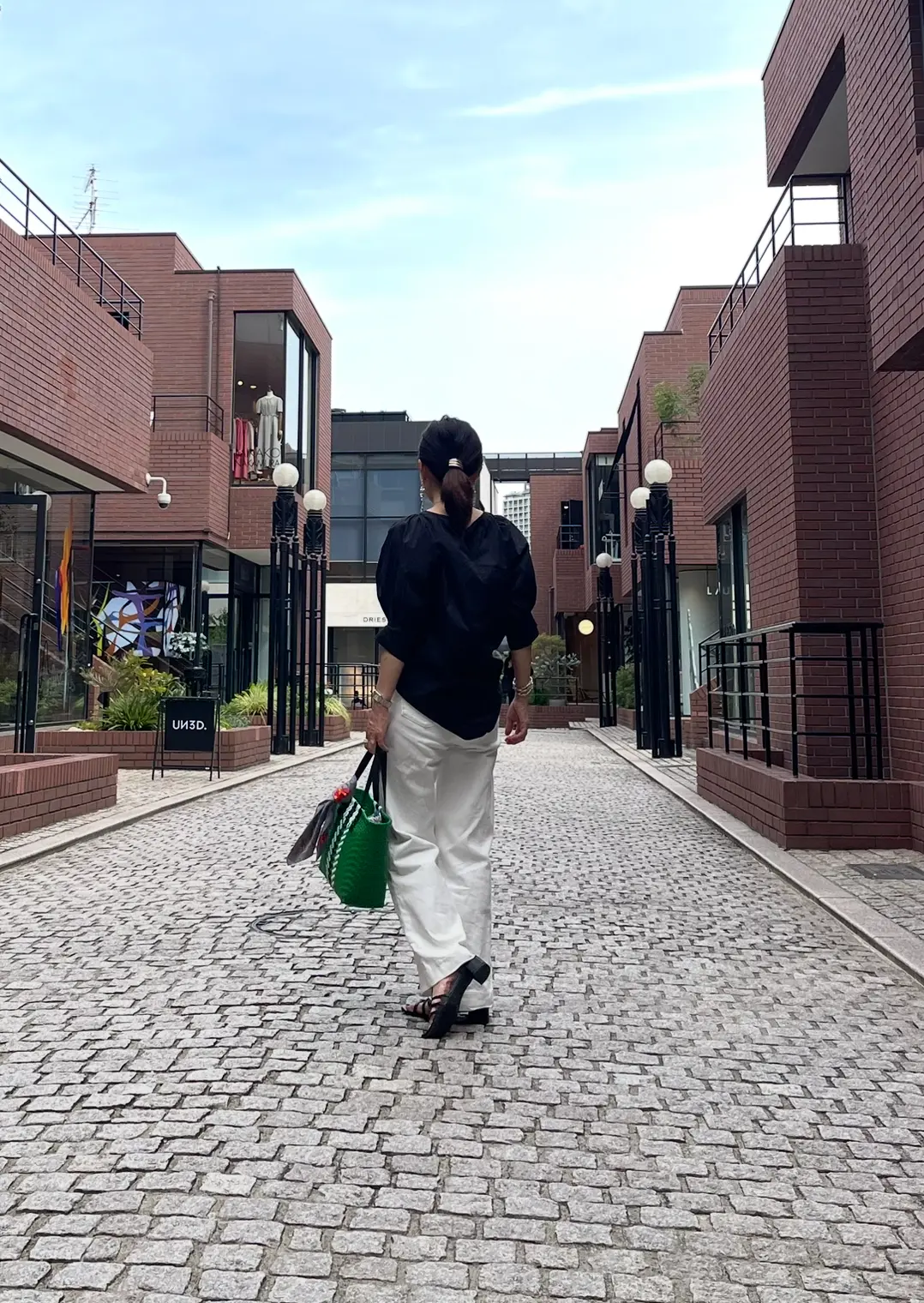 UNIQLOのホワイトデニムで華組同期ラの画像_5