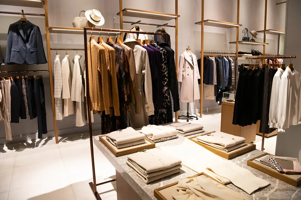 ポール・スチュアート青山本店のレディスウエア