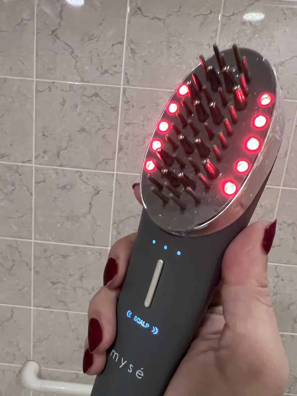 ヤーマンのブラシ型美顔器スカルプリフト　アクティブのスカルプモード