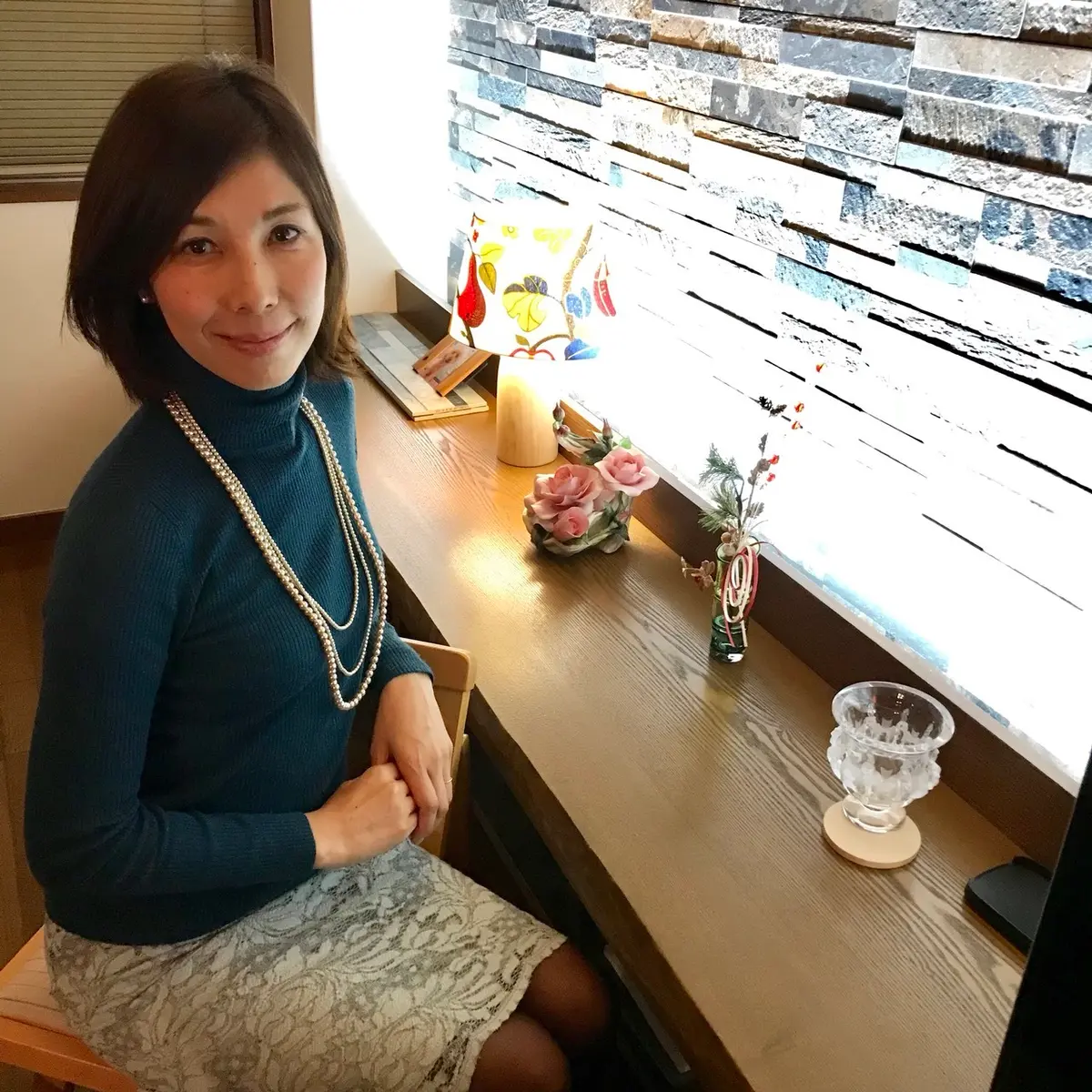 真っ青な空とブルーのコーディネートの画像_2