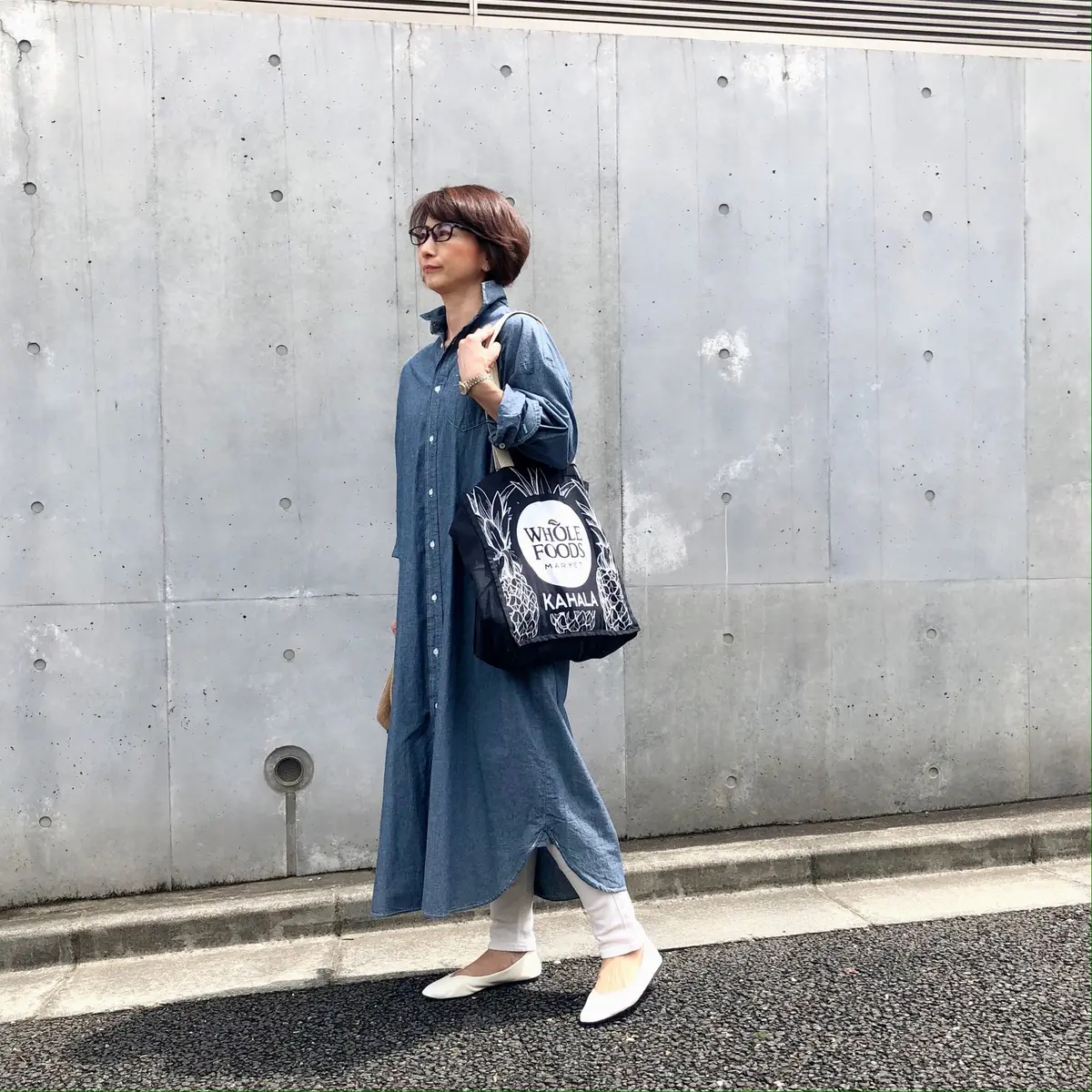 ゆったりでスッキリな、シャツワンピースの画像_1