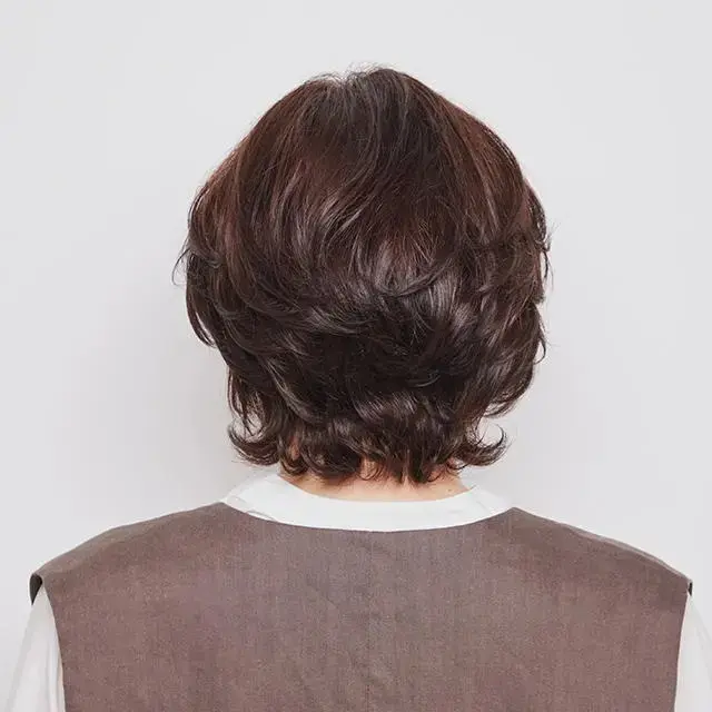 うねりやくせ毛をいかすウルフヘア