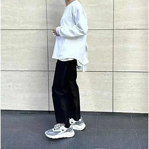 【50代 スニーカー】きれいめカジュアルの画像_2