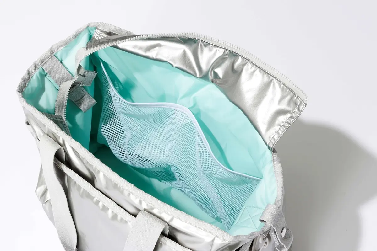 ひとりっぷ×LeSportsac レスポートサック コラボ　ライアントラベルトート　内側