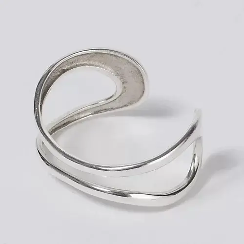 【50代 週末コーデ】ベロアパンツ×ホワの画像_10