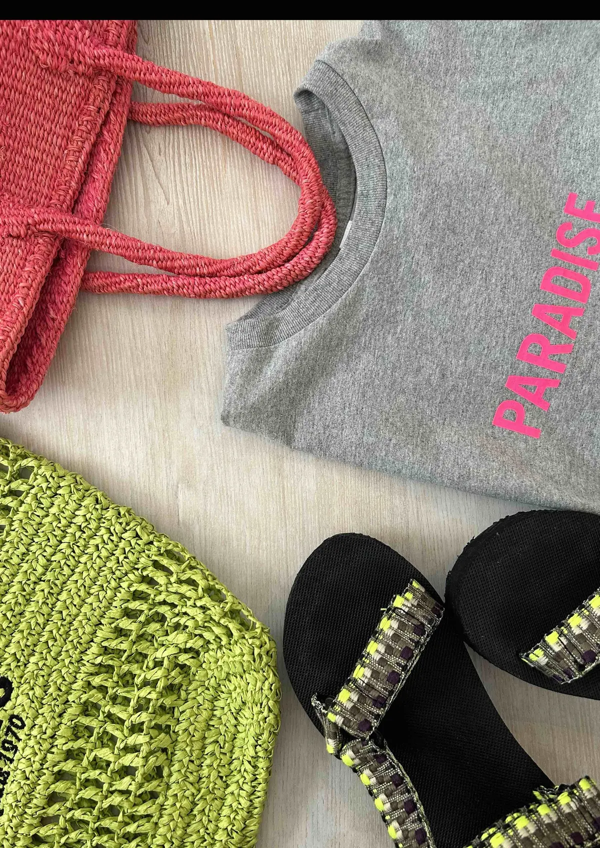 H&Mで見つけたネオンカラー小物⭐︎＆ネの画像_1