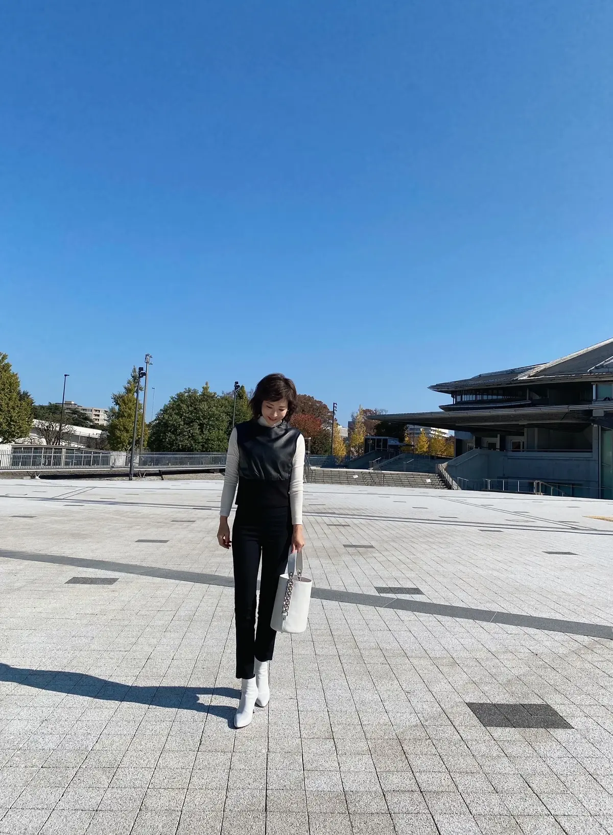 上下黒でセットアップ風コーデ 2選の画像_9