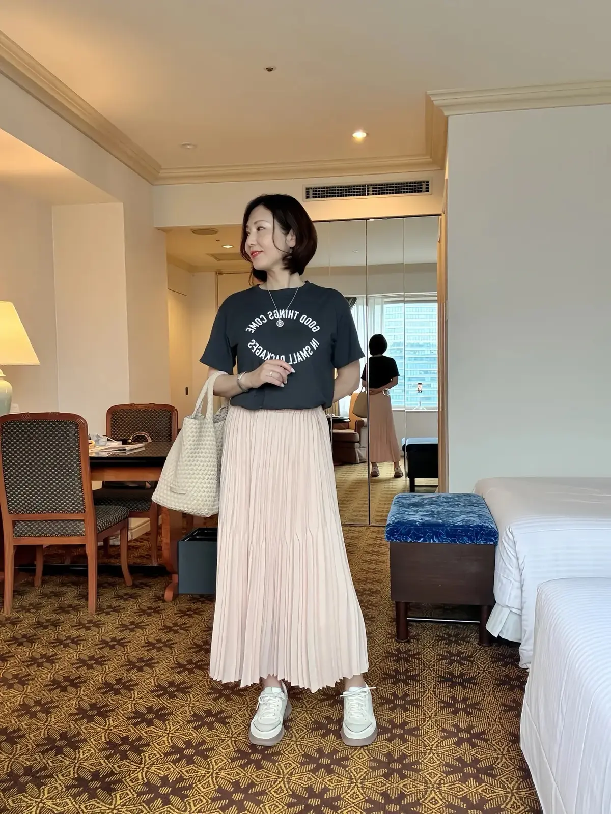 【50代のスニーカーコーデ15選】街歩きの画像_6