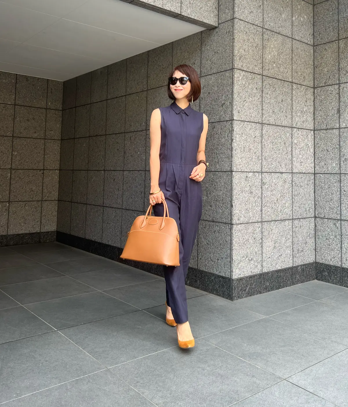 秋を始めるネイビー2コーデの画像_2