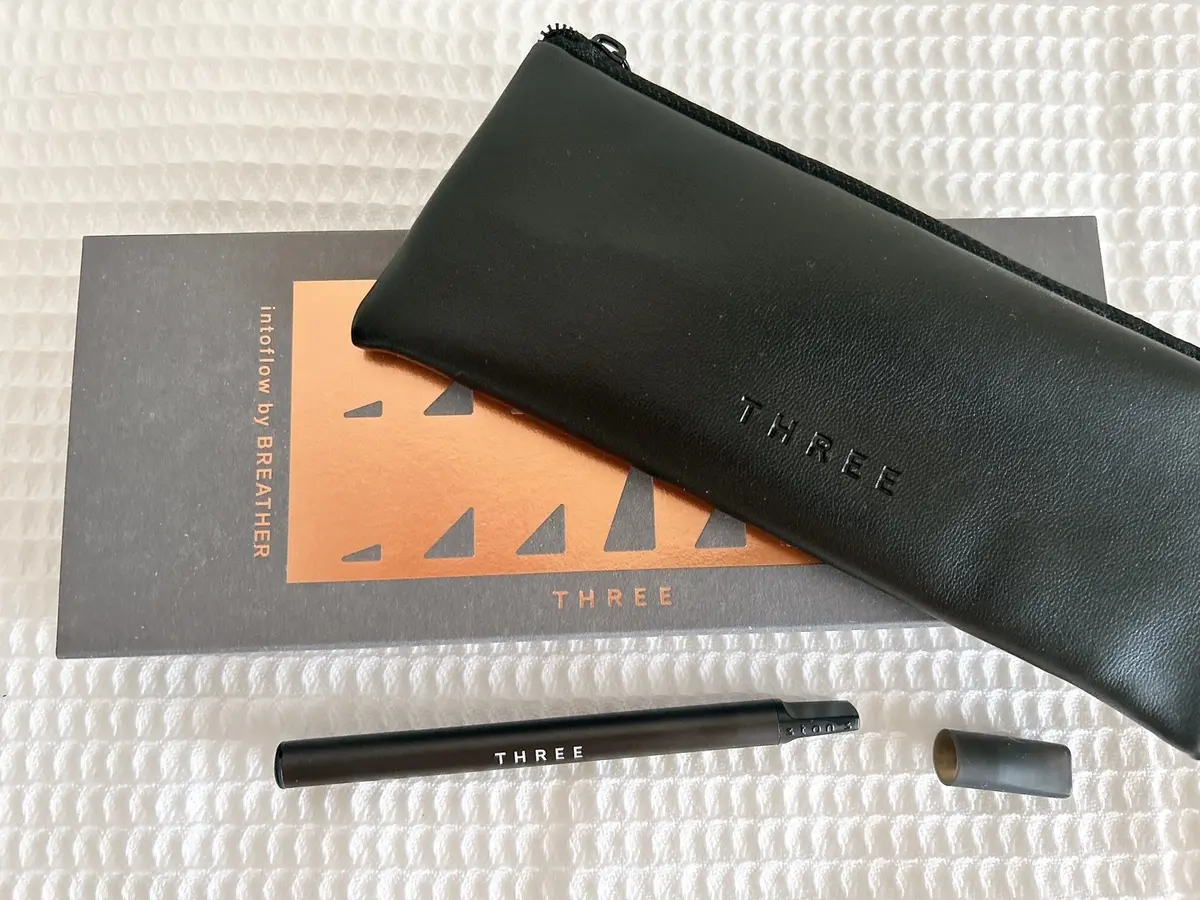 THREE センティッドアルケミー イントゥフロー バイ ブリーザー（ポーチ付き）全3種 各￥3,300