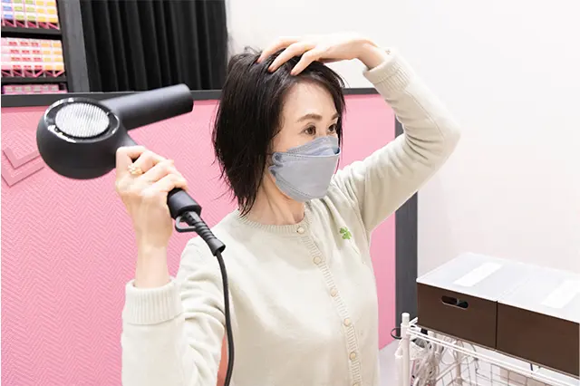 ⑥好きなスタイリング剤を使ってセルフドライ