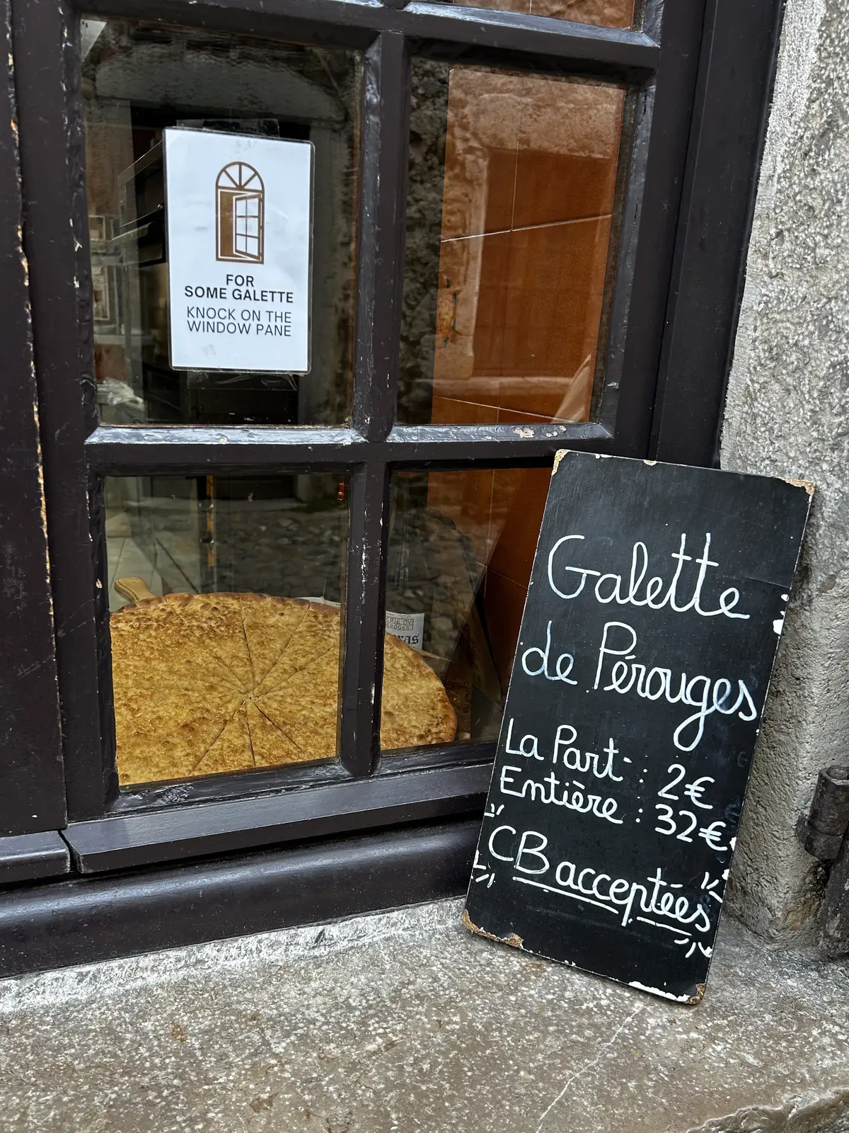 フランスの最も美しい村　　Pérouges (ペルージュ) 