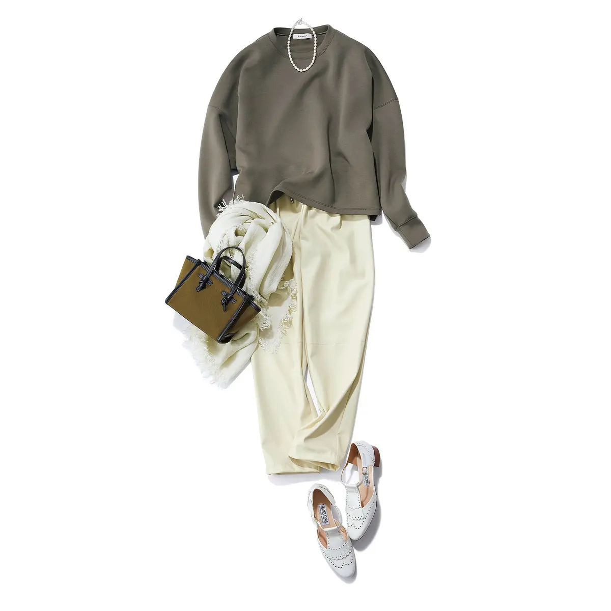 E by éclat 大人スウェット、フェイクレザージョガーパンツ