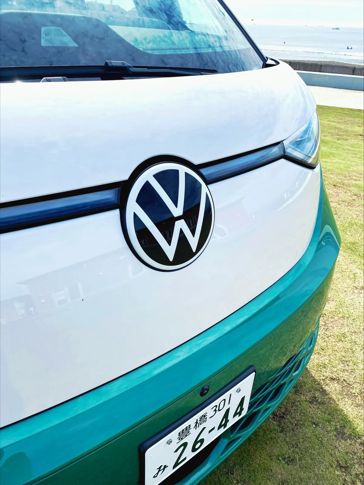 フォルクスワーゲン  ID.Buzz（アイディーバズ）ヘッドライト VWロゴ