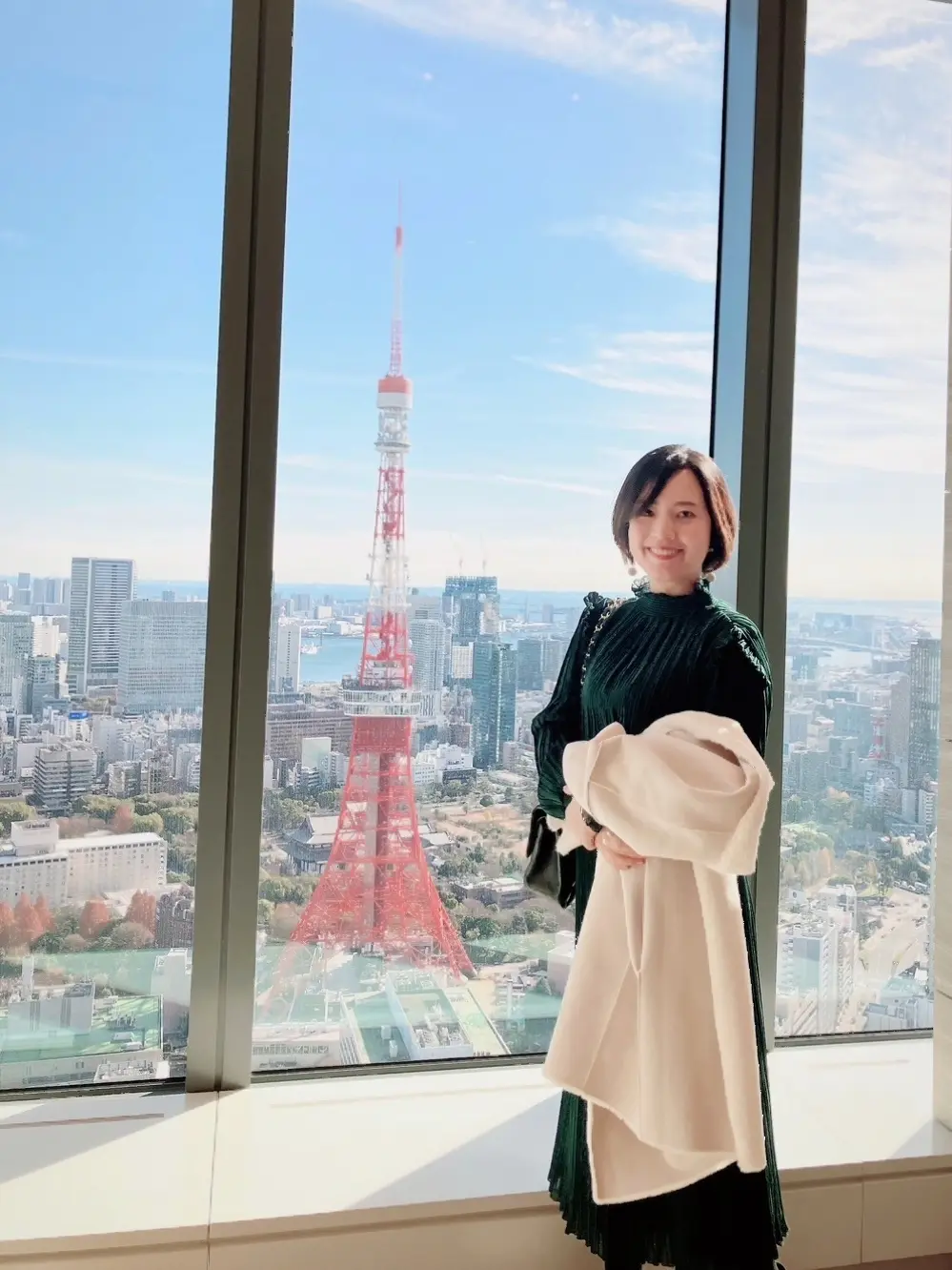 麻布台ヒルズ、バルコニーバイシクス、Balconyby6th、ランチ、忘年会、40代ファッション、ZARAワンピース、クリスマスマーケット