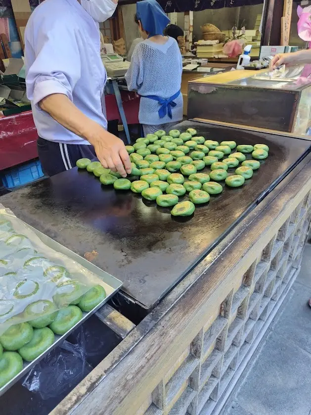 奈良　長谷寺　総本舗白酒屋　草福餅　おやき