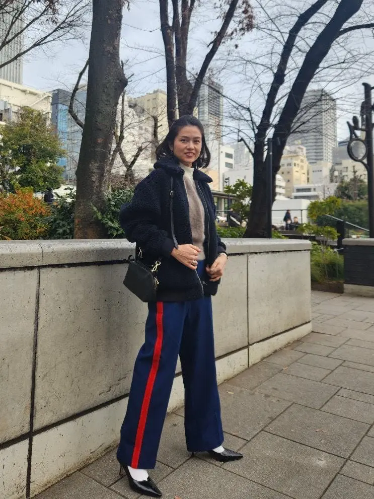 大人カジュアル　ハイヒール　トラックパンツ