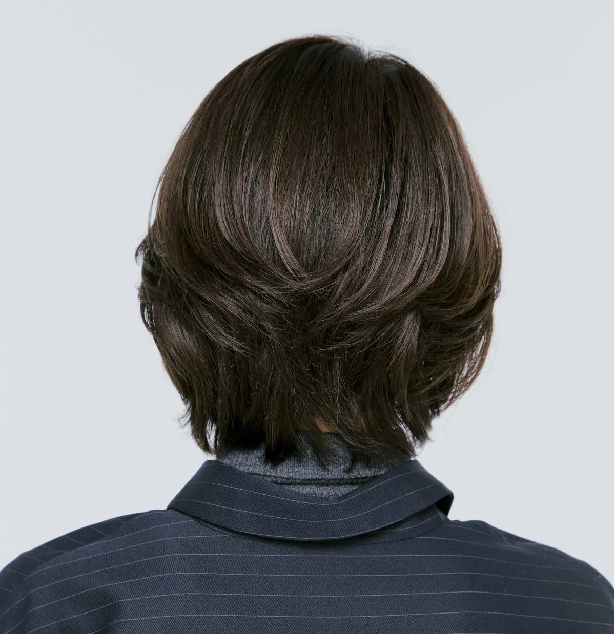 明るさとツヤ感をキープできる ＂トリプルアプローチ＂ のシアーベージュ　ヘアカラー　白髪隠し　BACKの写真