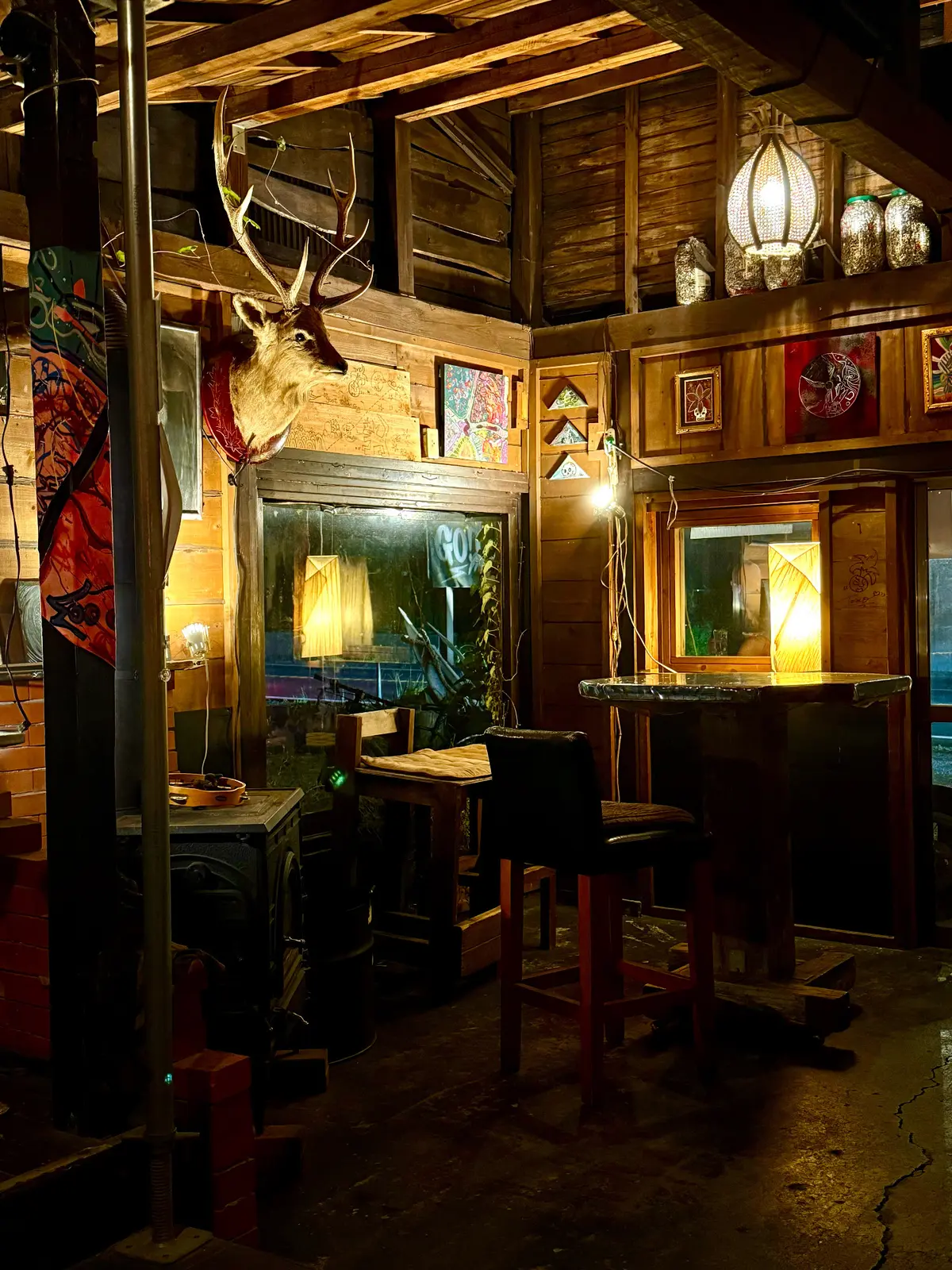 千葉県　バー　太東海岸　ゴークレイジーカフェ　店内写真