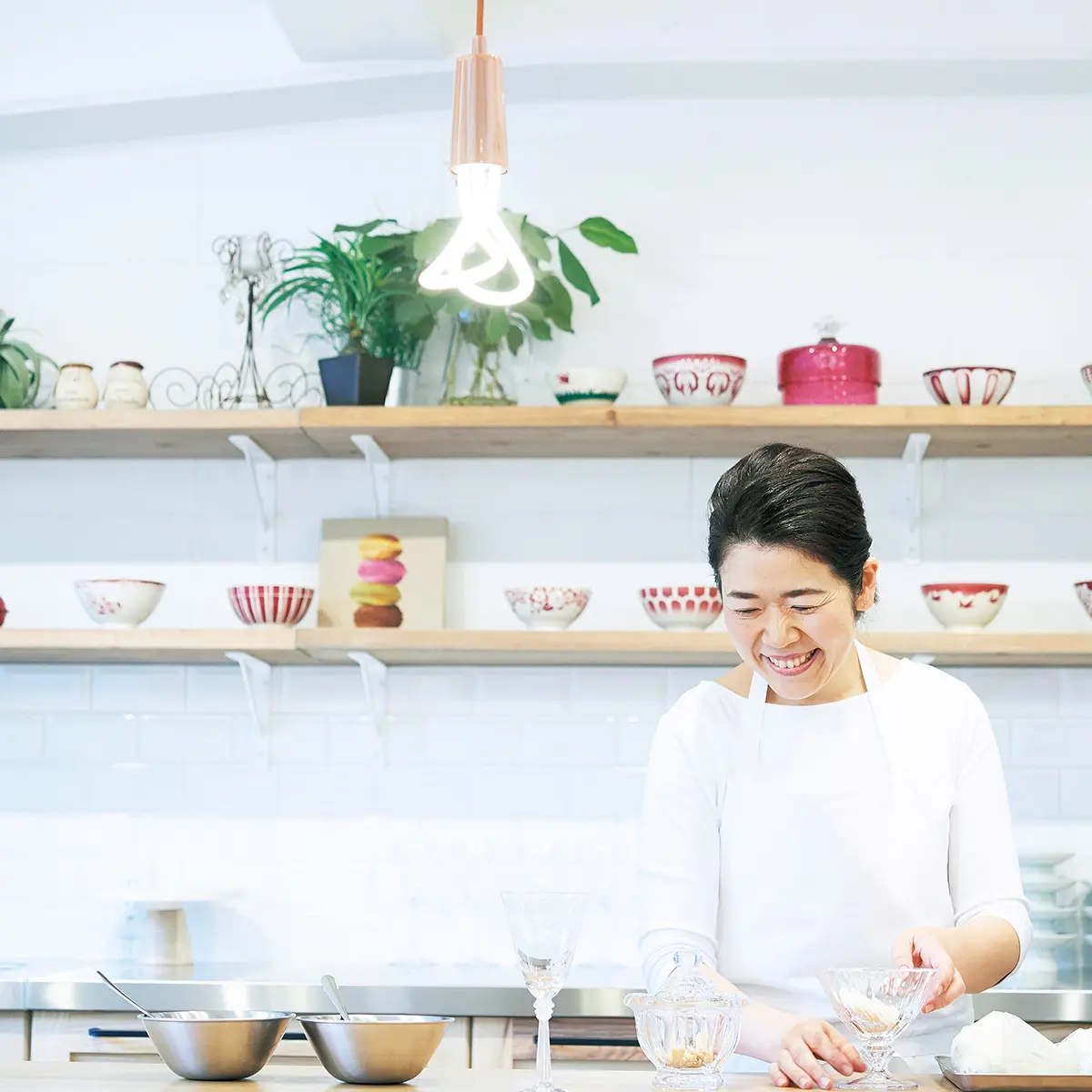 京都の丸太町にあるスイーツレストラン「シェリー メゾン・ド・ビスキュイ）」の小林かなえさん