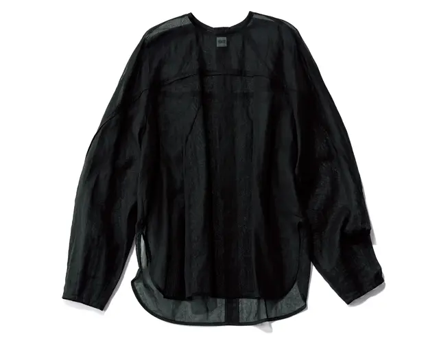 バウトの黒ブラウス