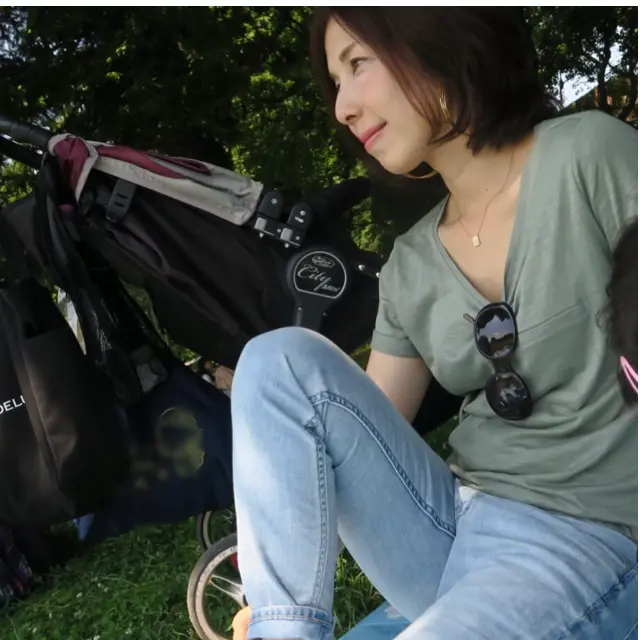 私の大人カーキTシャツの画像_2