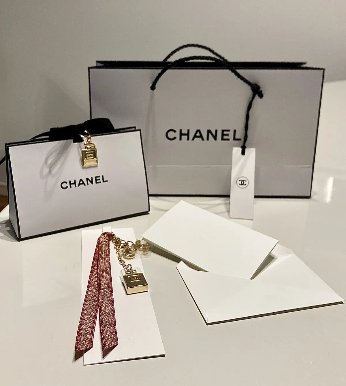 シャネル　ビューティー　美容　chanel candle here Marigat eclat MARISSIMO713マダム　no.5 スクラッチ