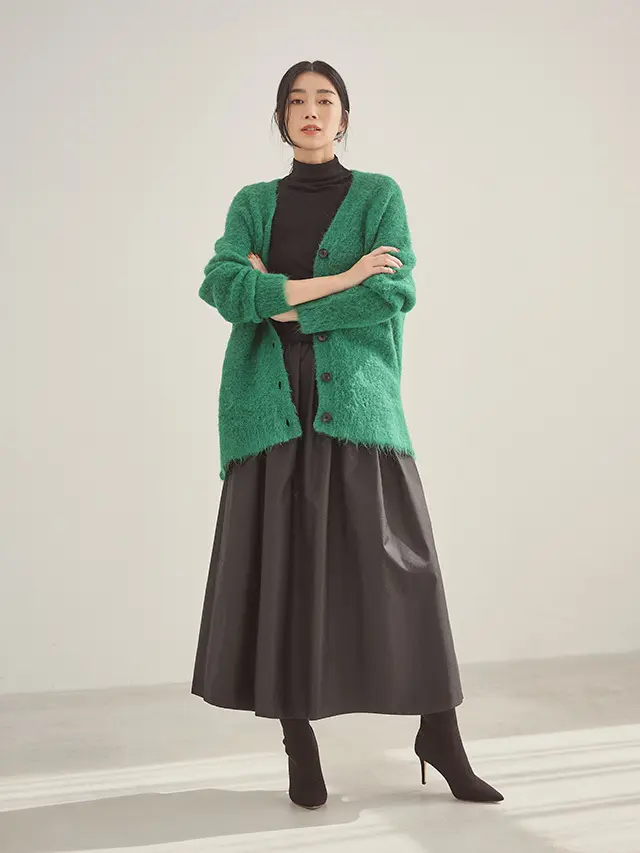 きれい色のカーディガンでベーシックスタイルを活性化！