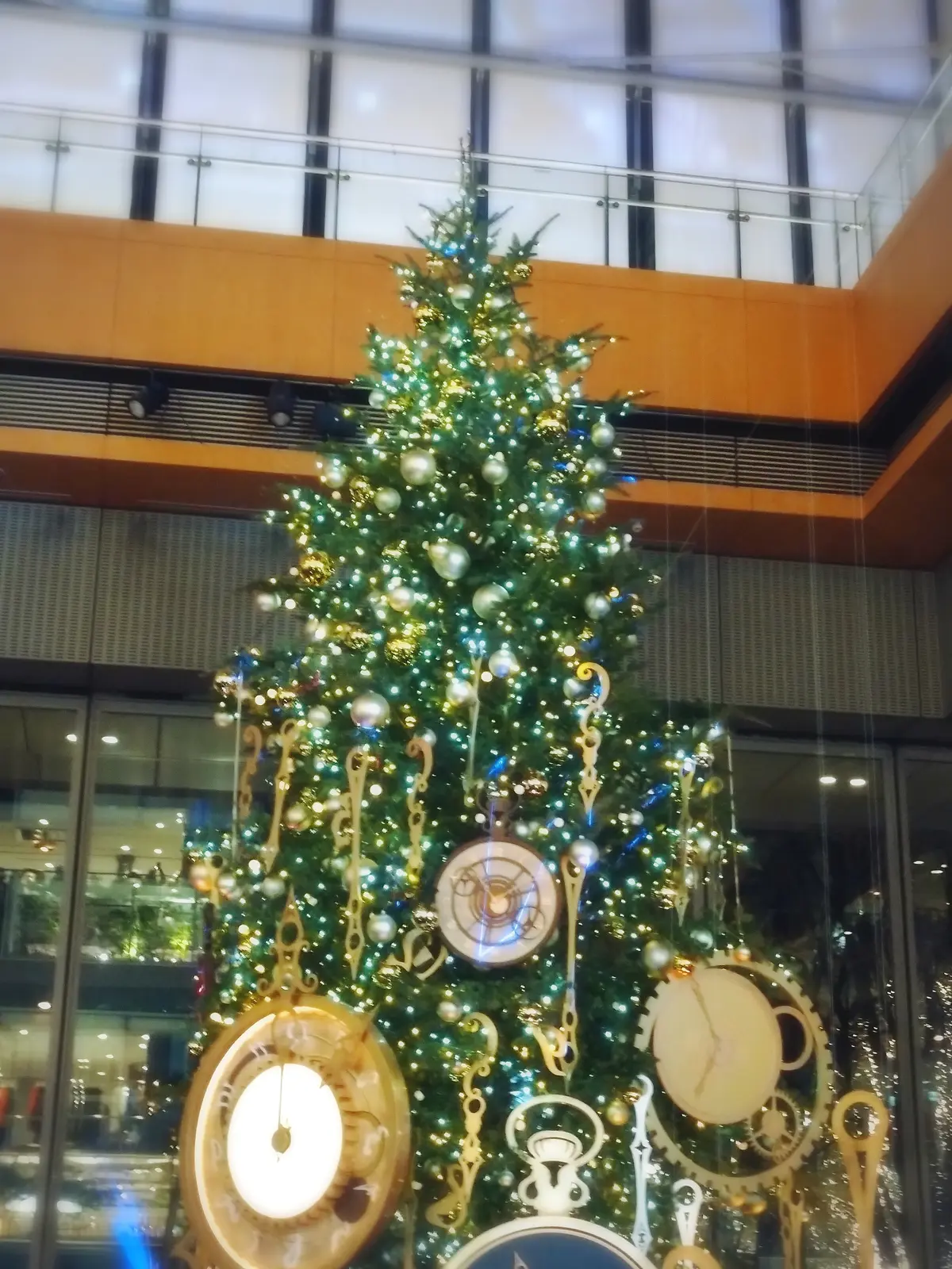 丸の内イルミネーション、丸ビル、クリスマスツリー、松任谷由実、ユーミン、プロジェクションマッピング