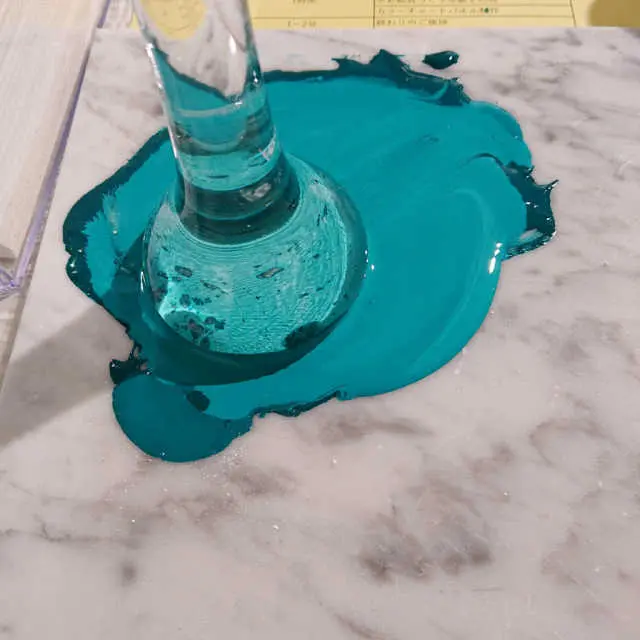 ブラックコーデで色を楽しむお出掛けの画像_5