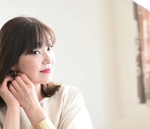 メイクしてアクセサリーをつけてお出かけです！