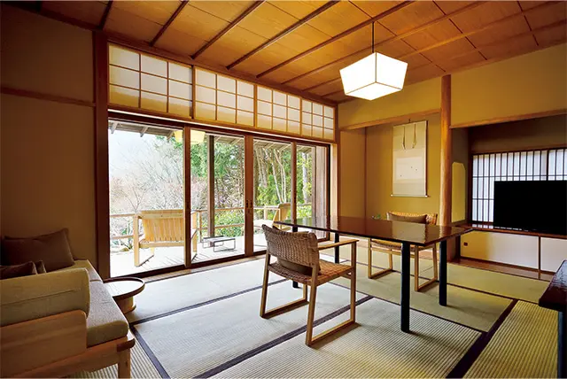 離れの「観月庵」は本間10畳、次ノ間の寝室が6畳。