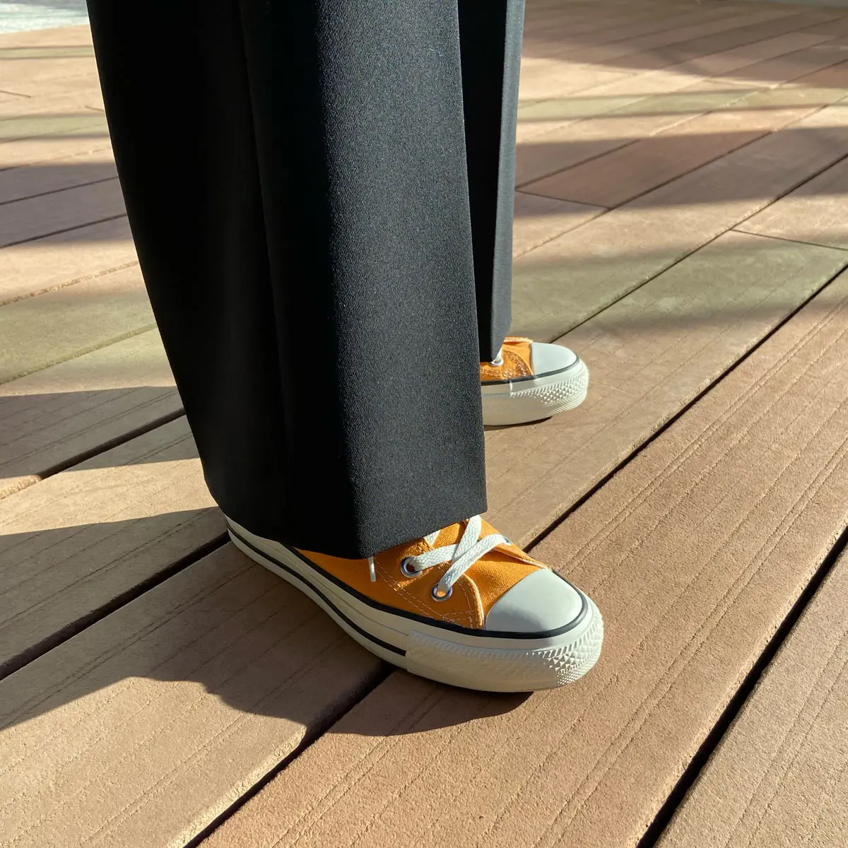 オールスターのハイカットを各色揃えている編集H。