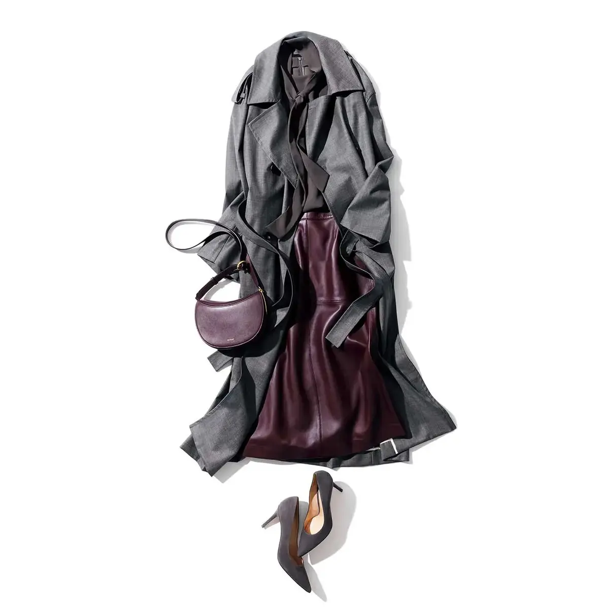 成熟を得た大人にふさわしい、ボルドーレザーの上質な色気