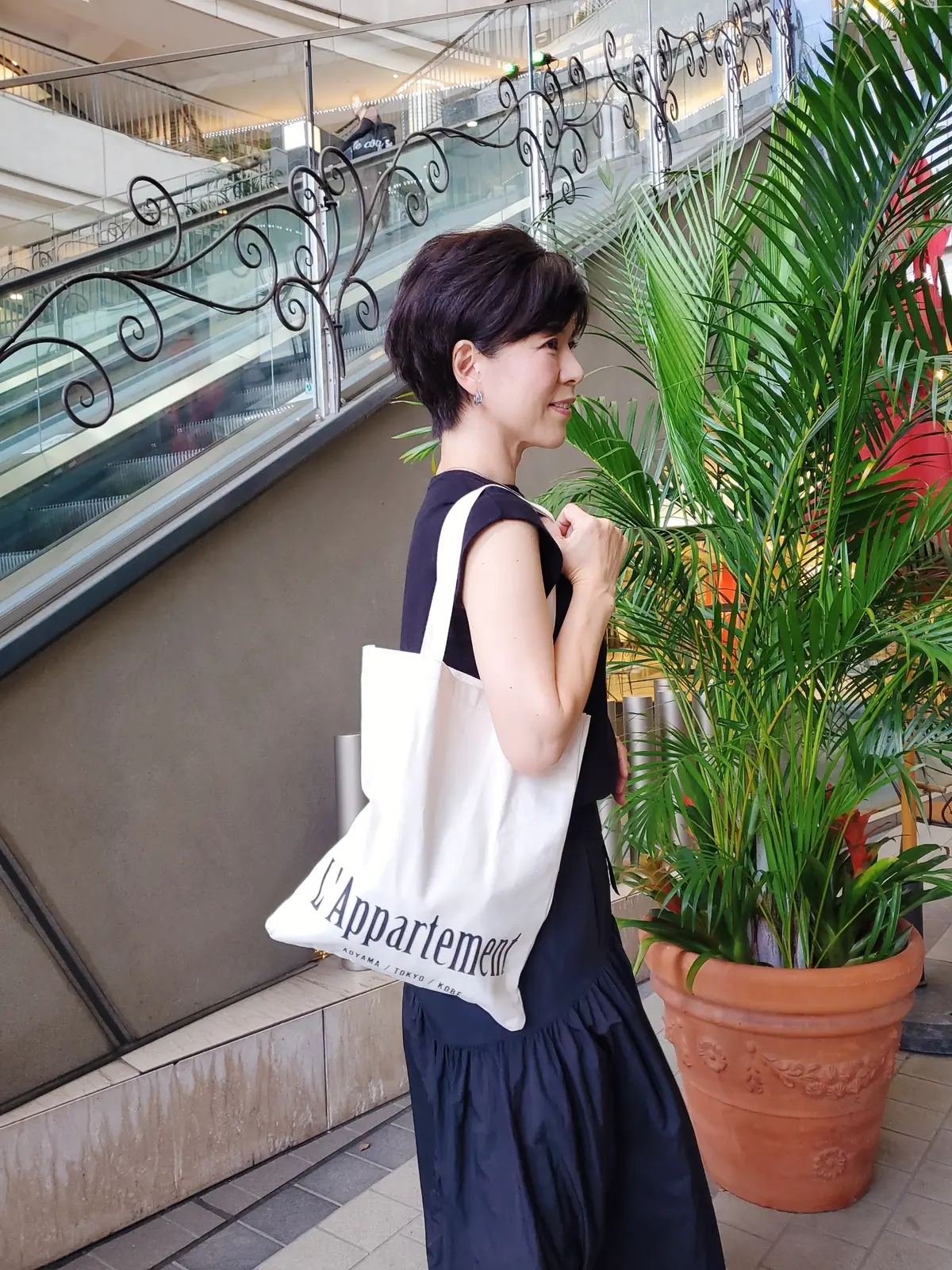 優秀なトートバッグはどんなファッションにも合うし、容量も十分！