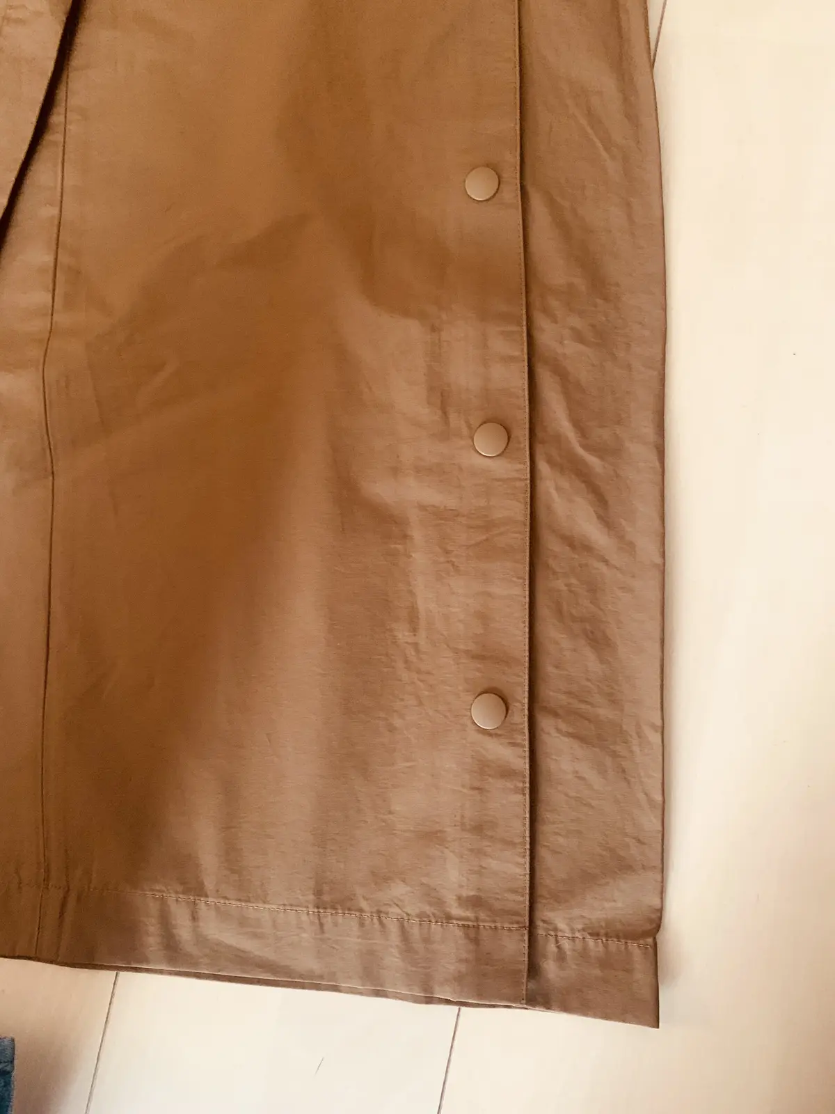 UNIQLO:Cサイドスナップパンツの裾