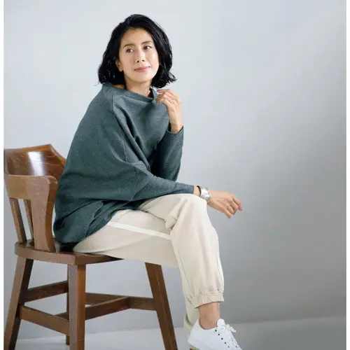 地曳いく子 × COGTHEBIGSMOKE LUNA ロングスリーブ