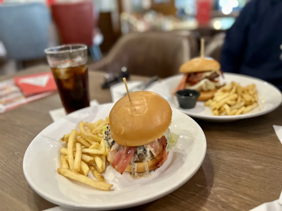 シアーシャツとワイドパンツで山下公園へ♪の画像_15