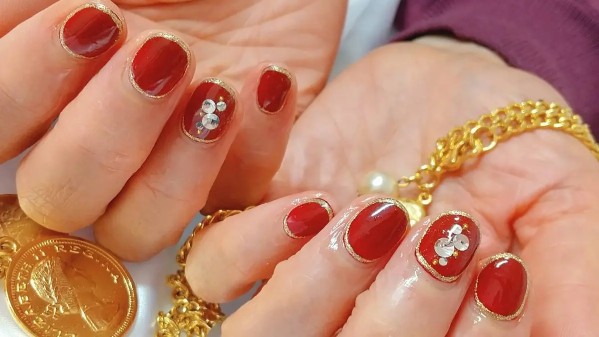 ワインカラーネイル   