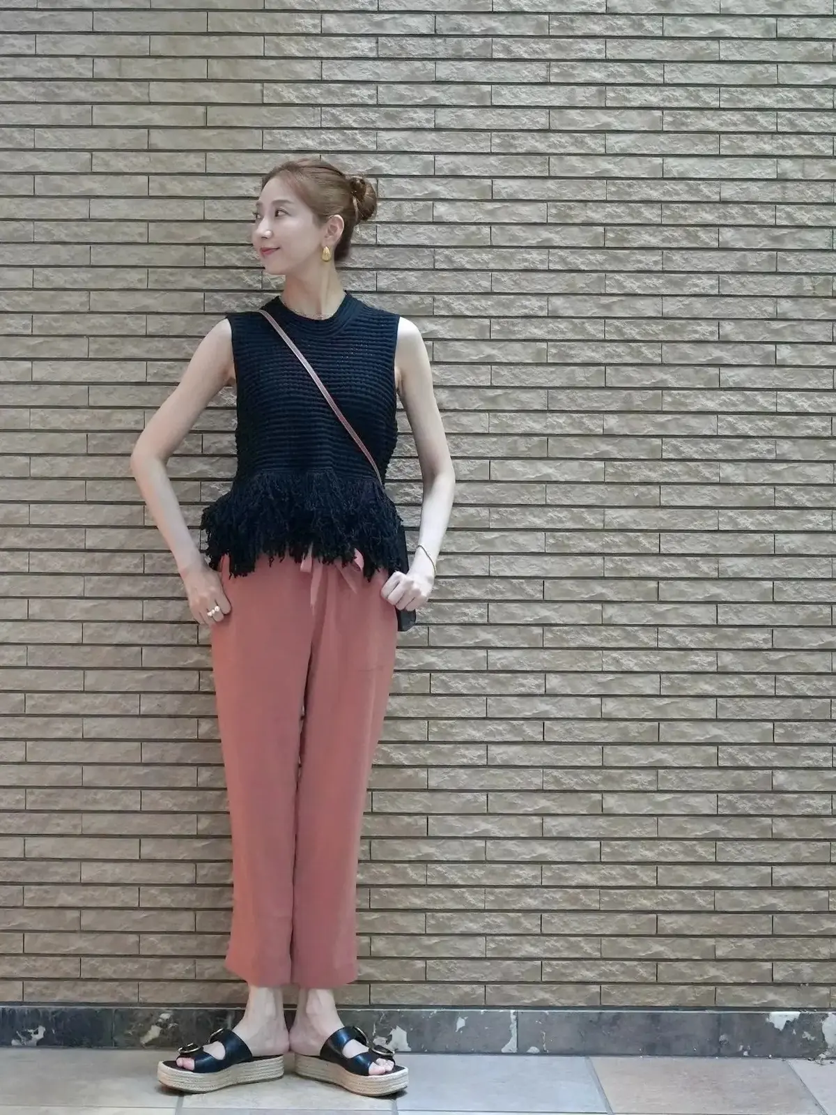 ZARAトップス・パンツ・サンダル愛用 華組 法村麻起子さん