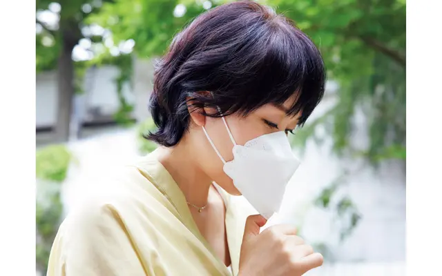 ＂マスクをはずせないときは 下側を引っぱって熱ごもり対策＂