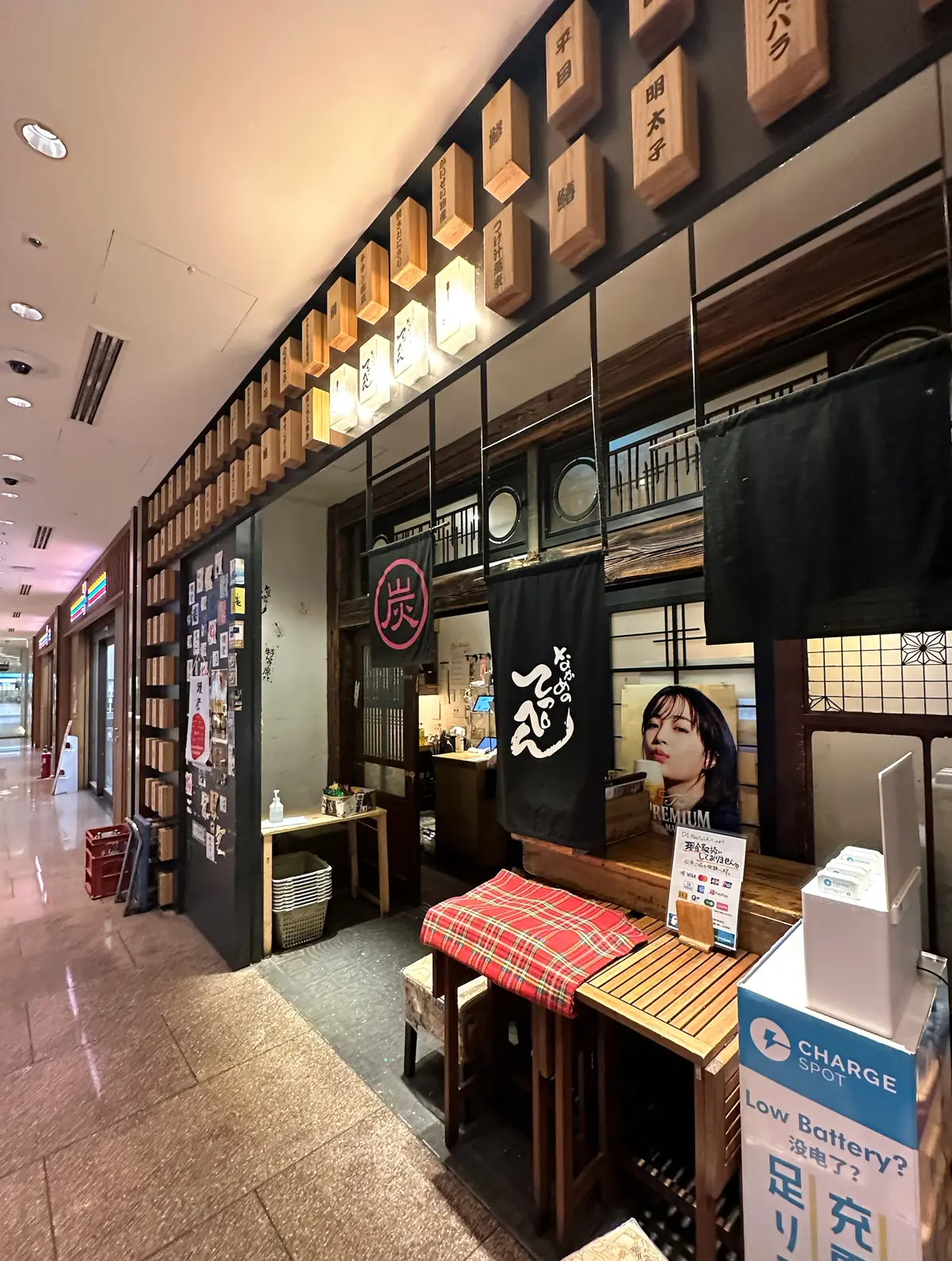 ベーシックな黒のTシャツにもターコイズのの画像_3