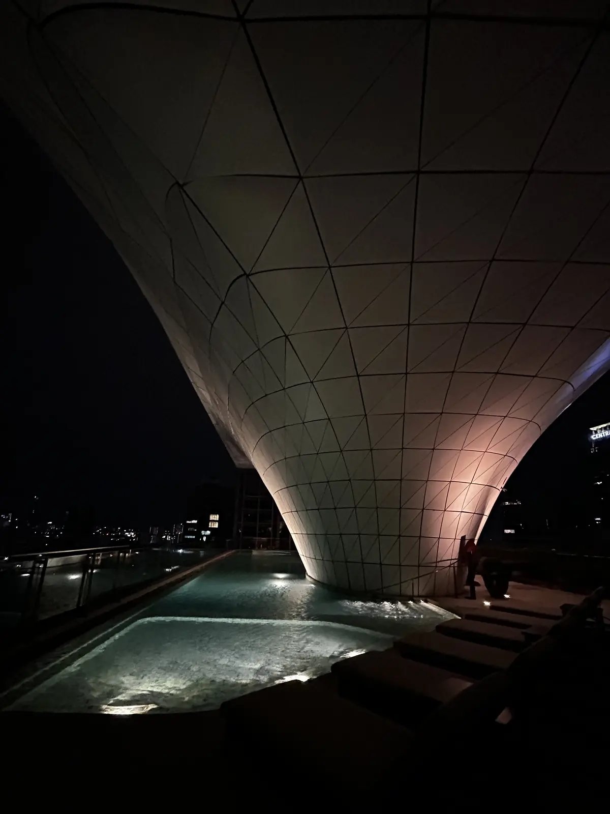 ウォルドーフ・アストリア・バンコク　　Waldorf Astoria Bangkok　タイ　　プール