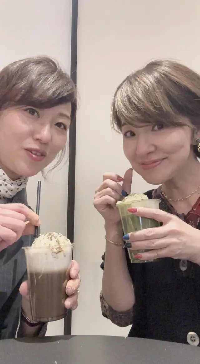 春の京都、平安神宮のしだれ桜と素敵な貴婦の画像_11