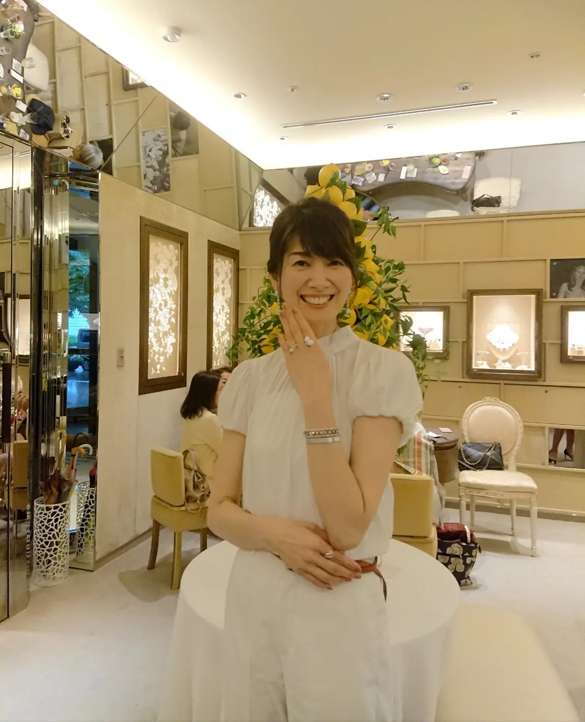 ハイジュエリーに触れるの画像_3