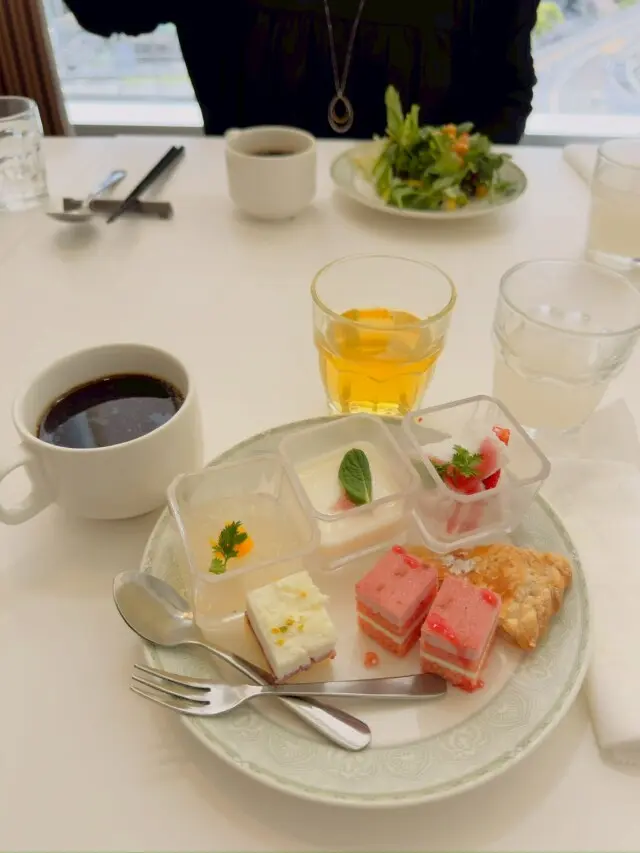 シンガポール料理と銀座シックスの屋上庭園の画像_3