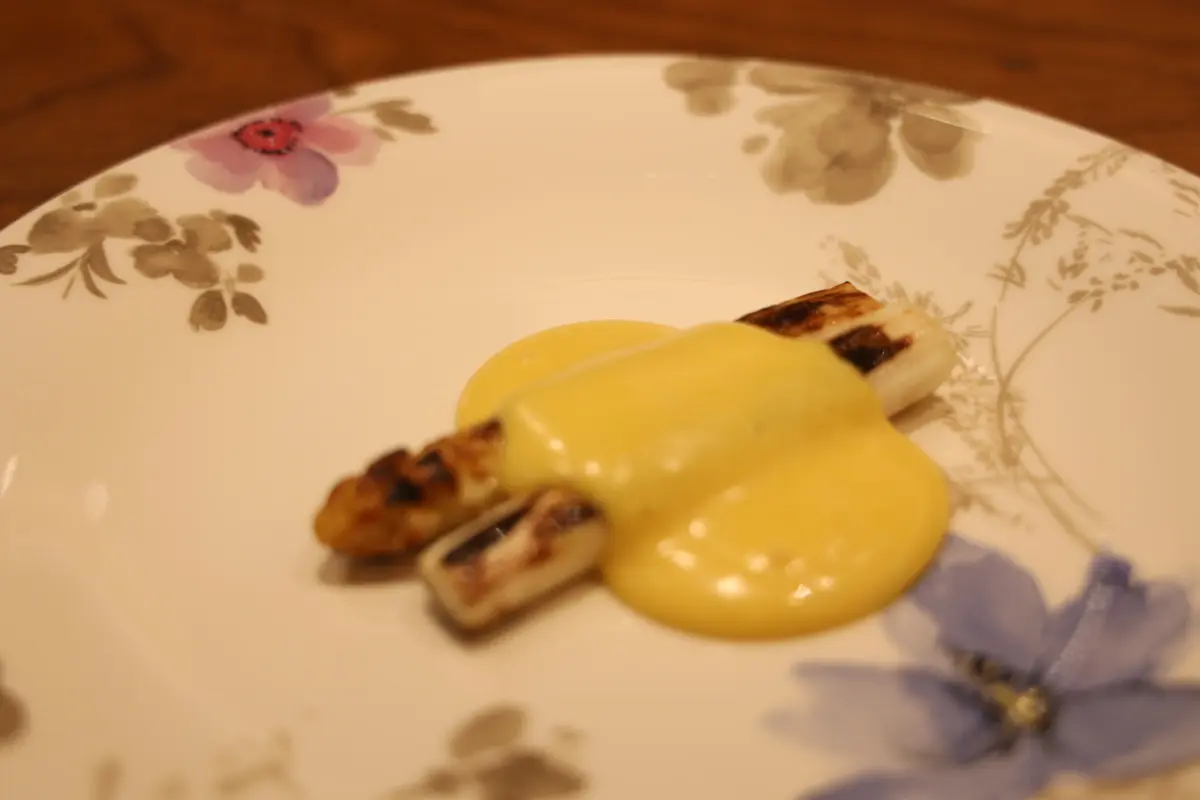 ホワイトアスパラガスのグリル